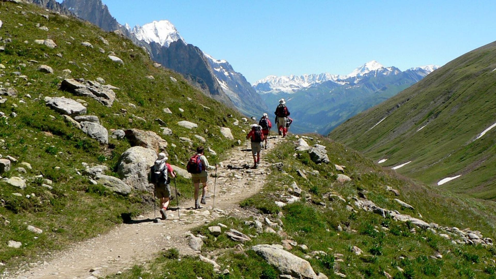 Hikers at the Soldini refuge, Tour du Mont Blanc